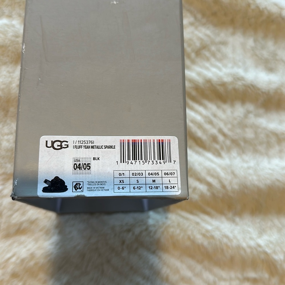 Toddler Ugg Fluff yeah Metallic sparkle size 4/5